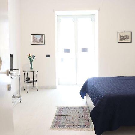 Appartement A Tre Passi Dal Duomo à Naples Extérieur photo