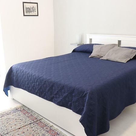Appartement A Tre Passi Dal Duomo à Naples Extérieur photo
