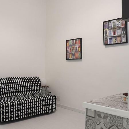 Appartement A Tre Passi Dal Duomo à Naples Extérieur photo