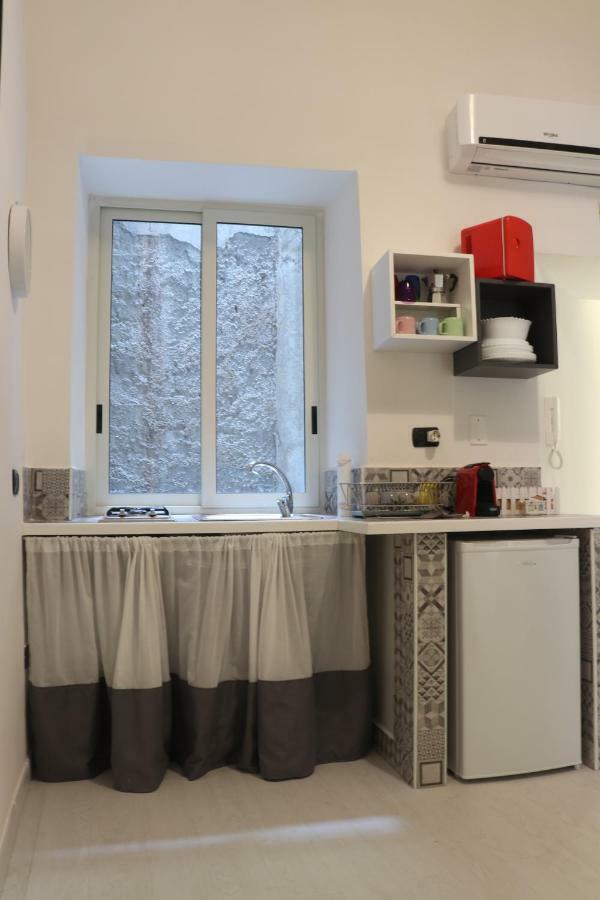 Appartement A Tre Passi Dal Duomo à Naples Extérieur photo