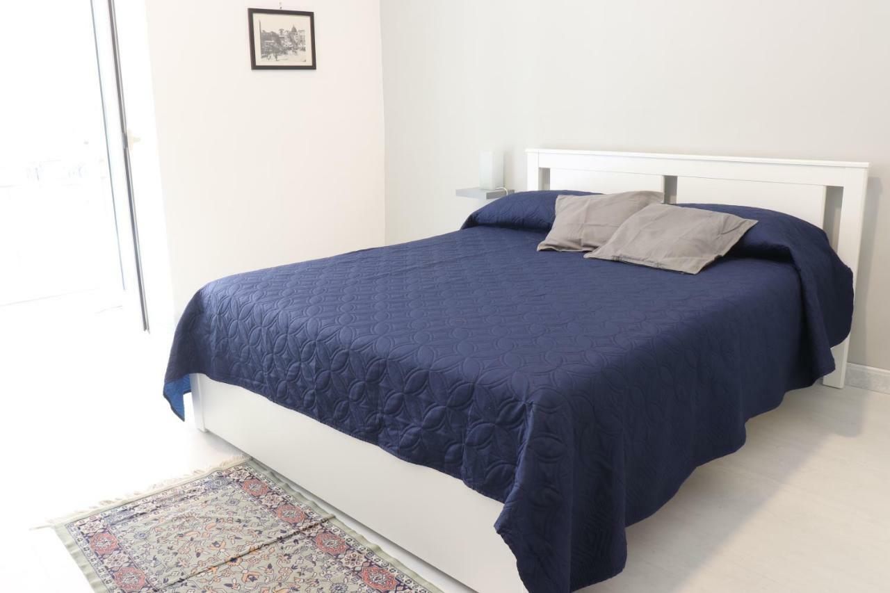 Appartement A Tre Passi Dal Duomo à Naples Extérieur photo