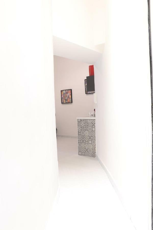 Appartement A Tre Passi Dal Duomo à Naples Extérieur photo