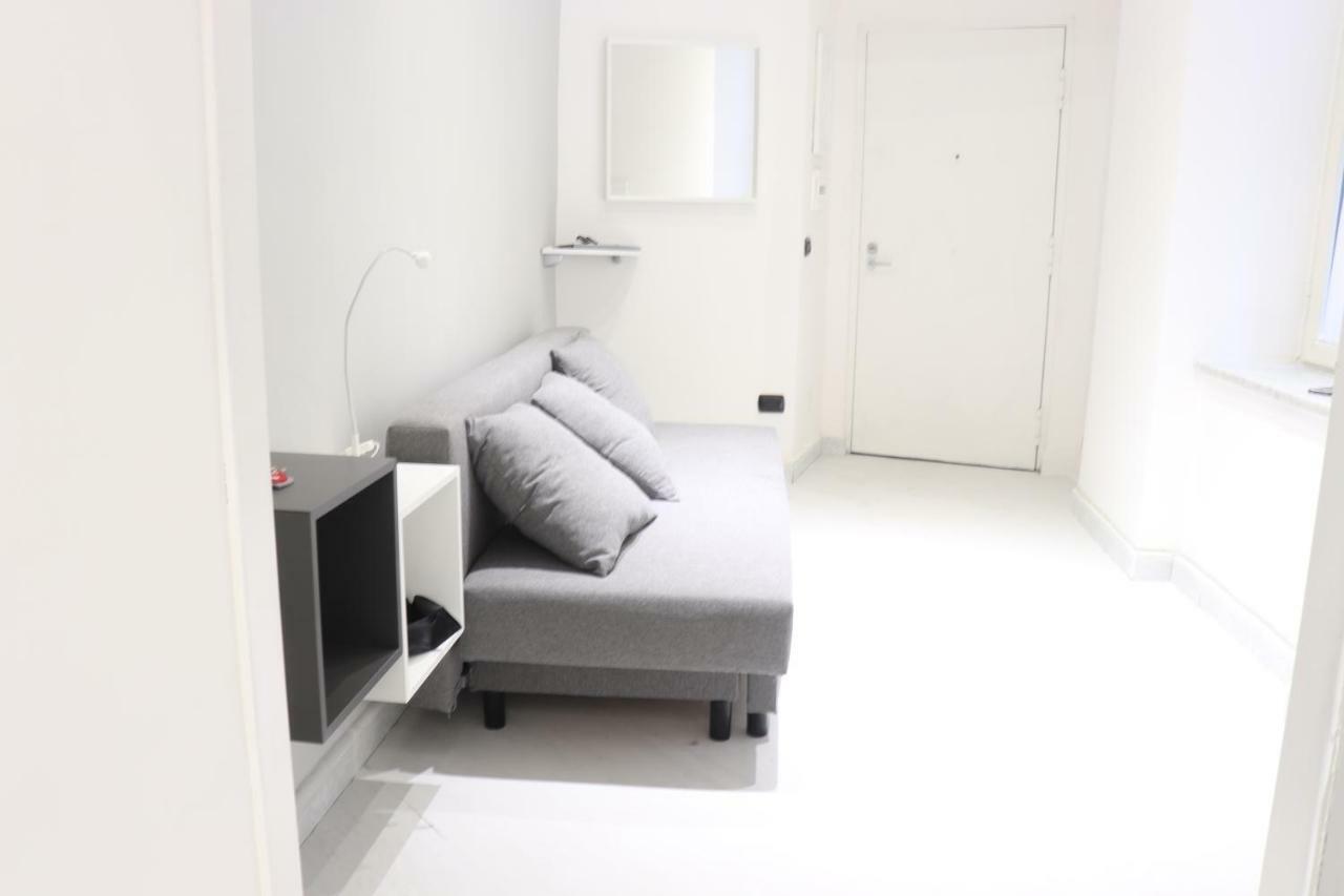 Appartement A Tre Passi Dal Duomo à Naples Extérieur photo