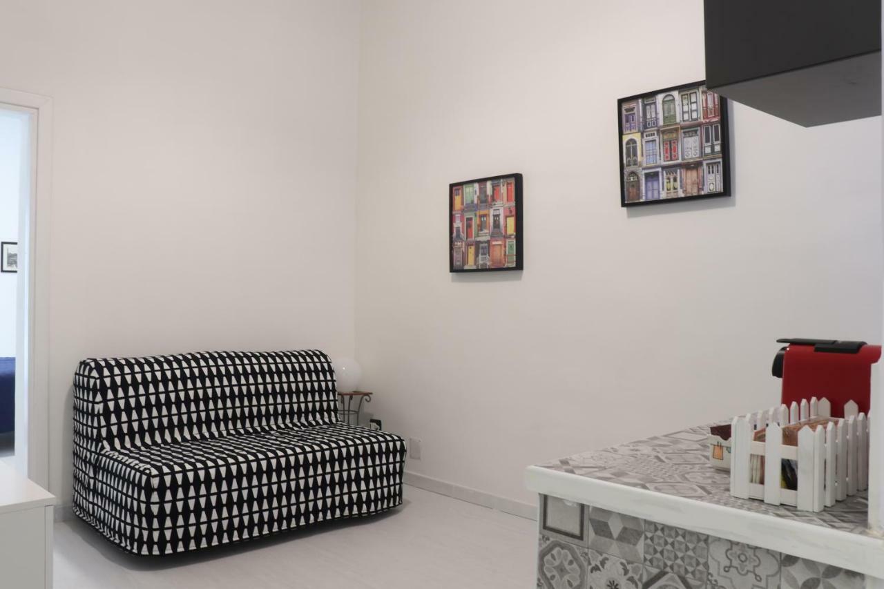 Appartement A Tre Passi Dal Duomo à Naples Extérieur photo
