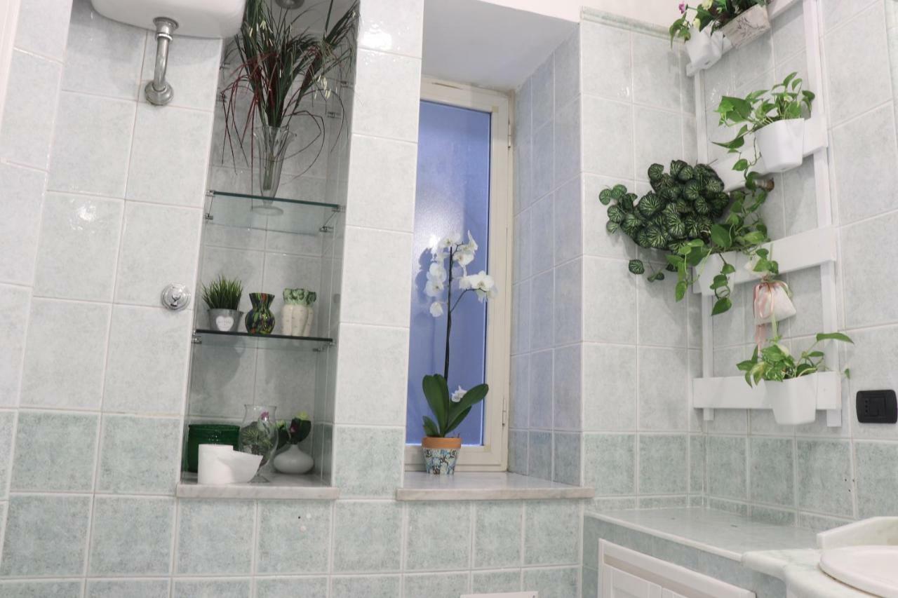 Appartement A Tre Passi Dal Duomo à Naples Extérieur photo