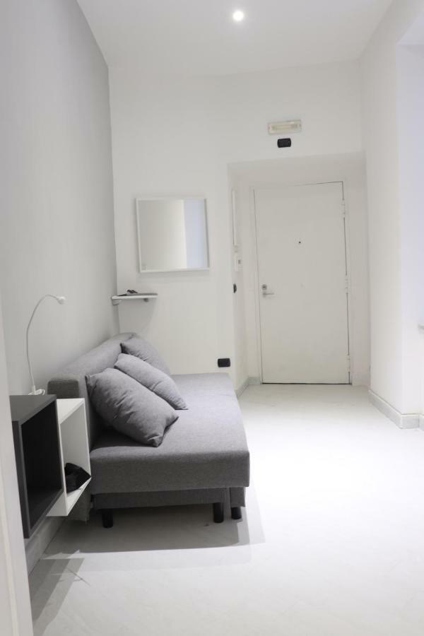 Appartement A Tre Passi Dal Duomo à Naples Extérieur photo